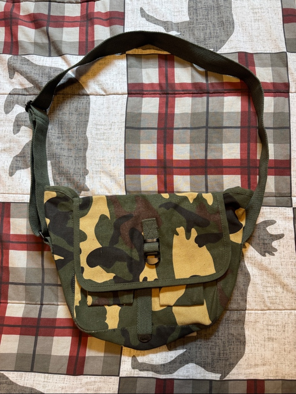 Camouflage Canvas Crossbody Messenger Bag - Green Camo
